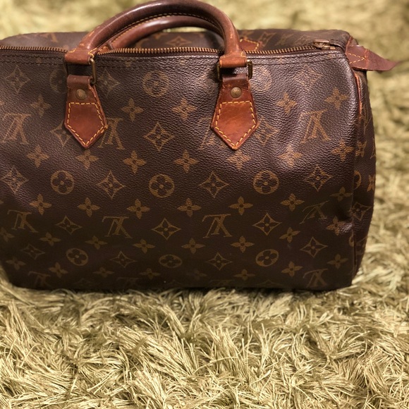 Authentic Louis Vuitton Speedy Bag - Picture 2 of 8
